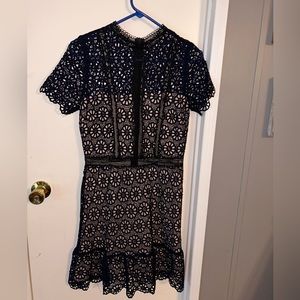 Beautiful lace dress • only worn once! • has a nude lining